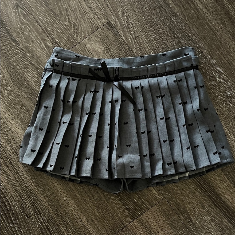 Gray Pleated Shorts with Bow Accents
